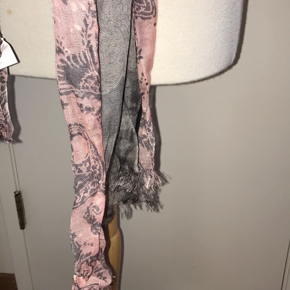 Gray pink lightweight scarf wrap by World Market - Picture 4 of 6